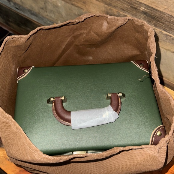 ✨ Retro 1940s-Style Makeup Train Case – Brand New! ✨ - Picture 11 of 14